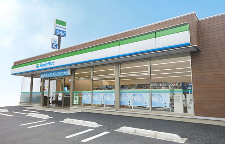 クレストコートの周辺
