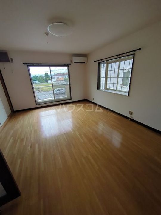 ハイツポエムの居間