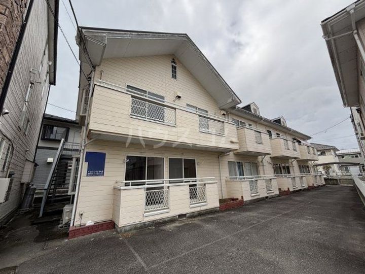 ハイツポエムの外観