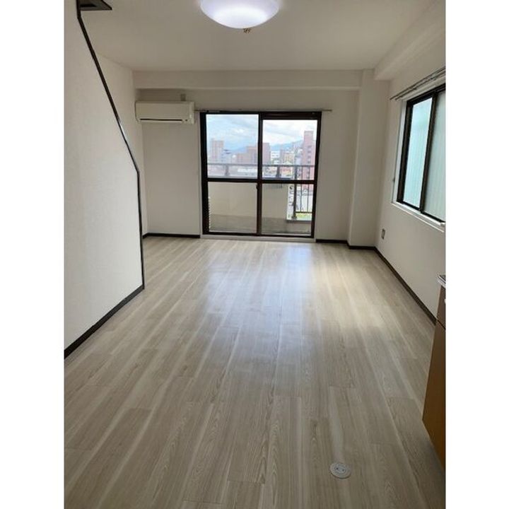 シティアーク北新の居間