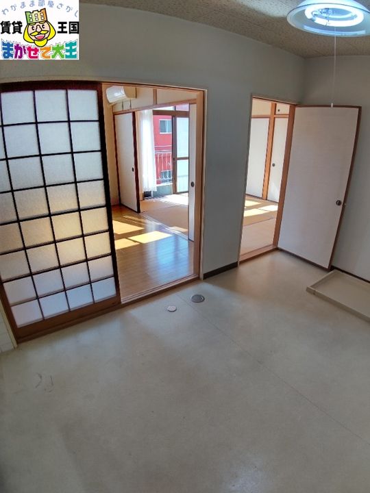 佐々木ビルの居間