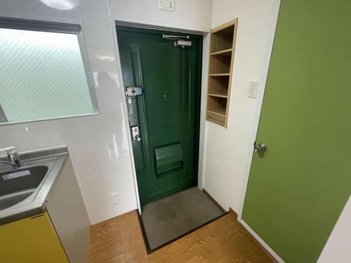 パークプレイス平井II号棟の玄関