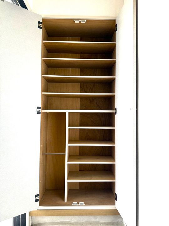 ディアコートDの玄関