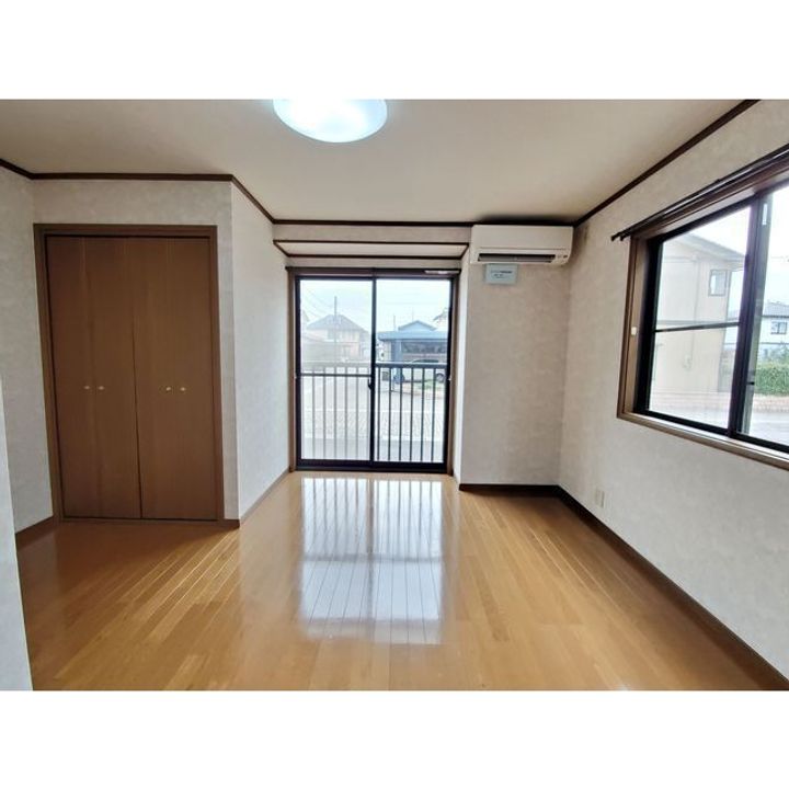 ローズ・ガーデンの居間