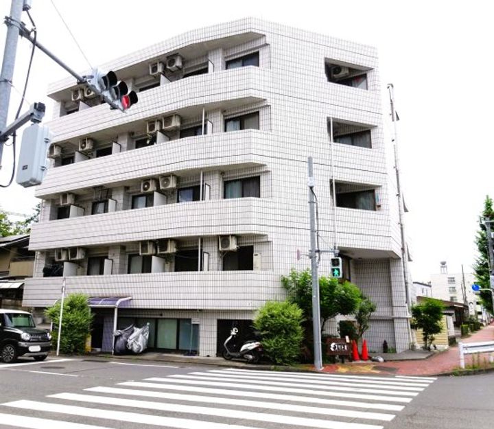 第23クリスタルマンションの外観