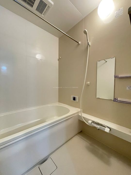 フェルディ女池西の風呂