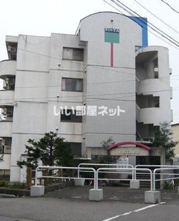 FISTA駅南の外観