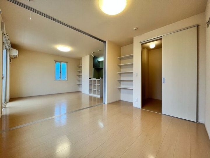 新潟県新潟市東区石山5(アパート)の賃貸物件の居間