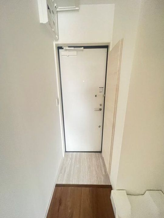 Axis八千代台の玄関