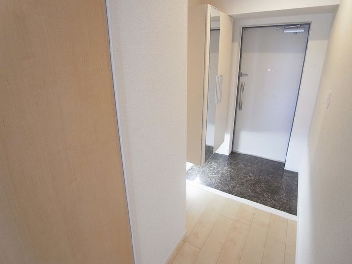 リベラ サンリット カーサの玄関