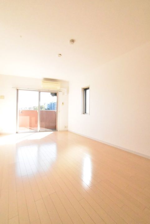 神奈川県横浜市神奈川区羽沢南4(マンション)の賃貸物件の居間