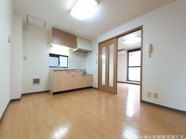 新潟県三条市桜木町(アパート)の賃貸物件の居間