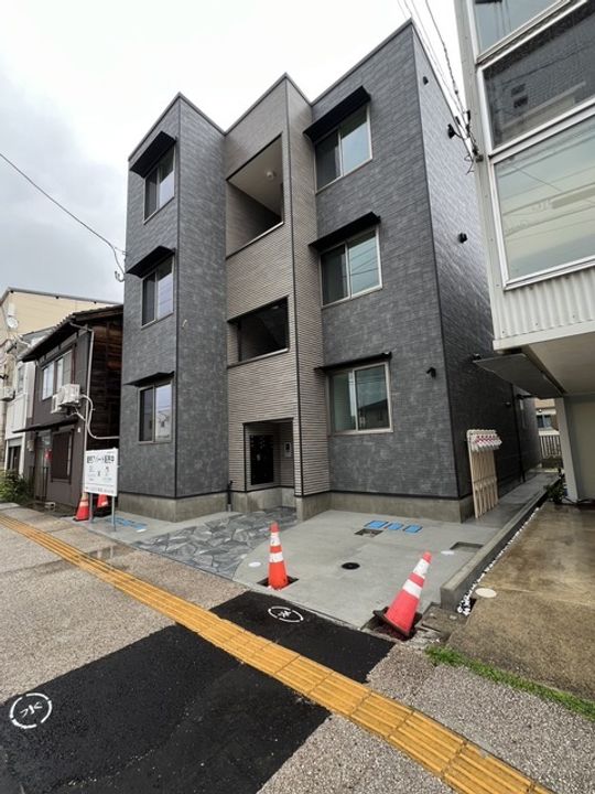 蒲原町アパートの外観