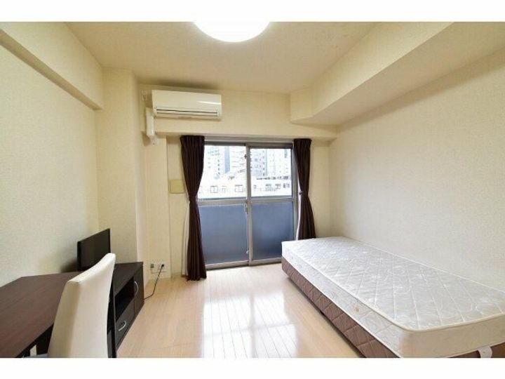 東京都新宿区西新宿4(マンション)の賃貸物件の居間