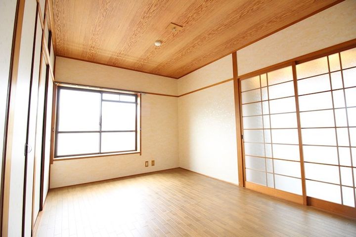 フラワーマンションの内装