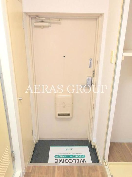 プラティーク町屋の玄関