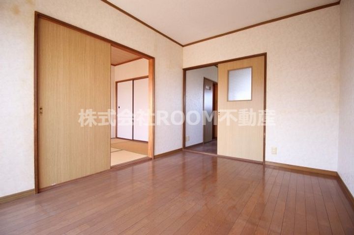 誠コーポIIの居間