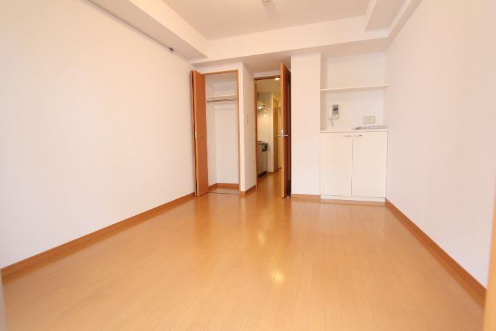 プライムアーバン田町の居間