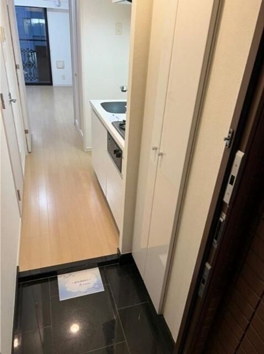 グリフィン横浜・桜木町拾壱番館の玄関