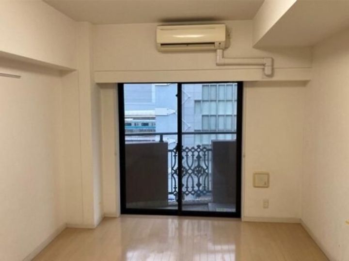 グリフィン横浜・桜木町拾壱番館の居間