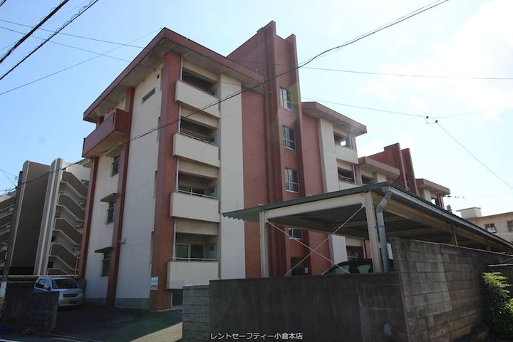 FIRST上富野ハイツの外観