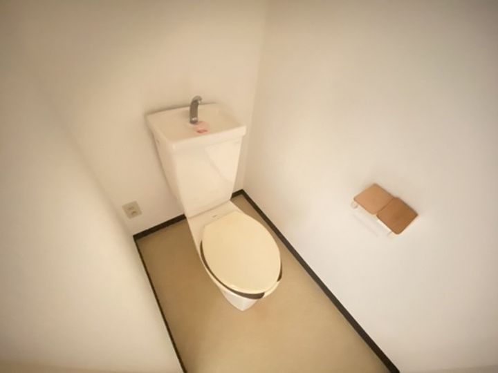 ハルビルの内装