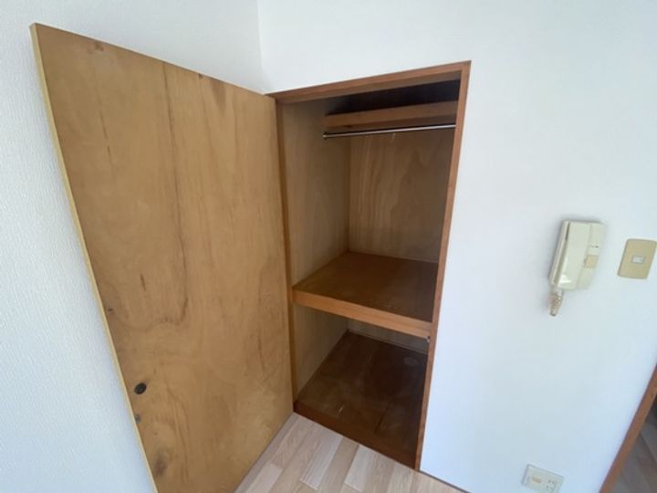 ハルビルの内装