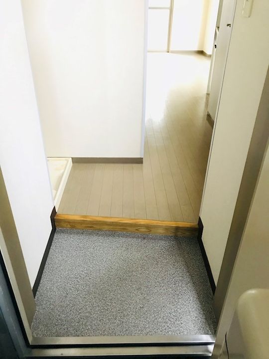 ウィスタリア西荻の玄関