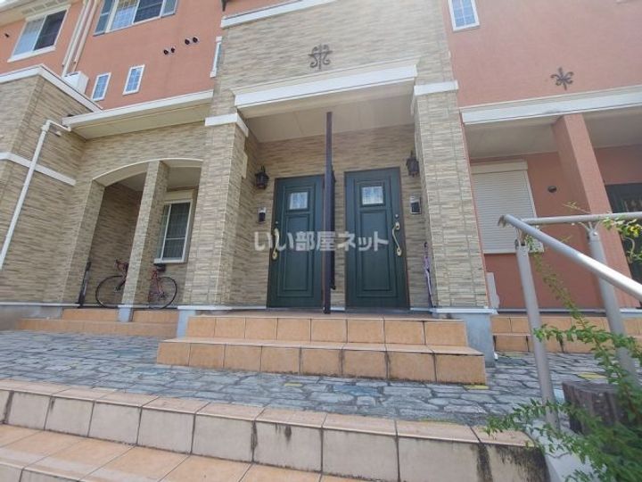 三重県名張市鴻之台4番町(アパート)の賃貸物件の地図