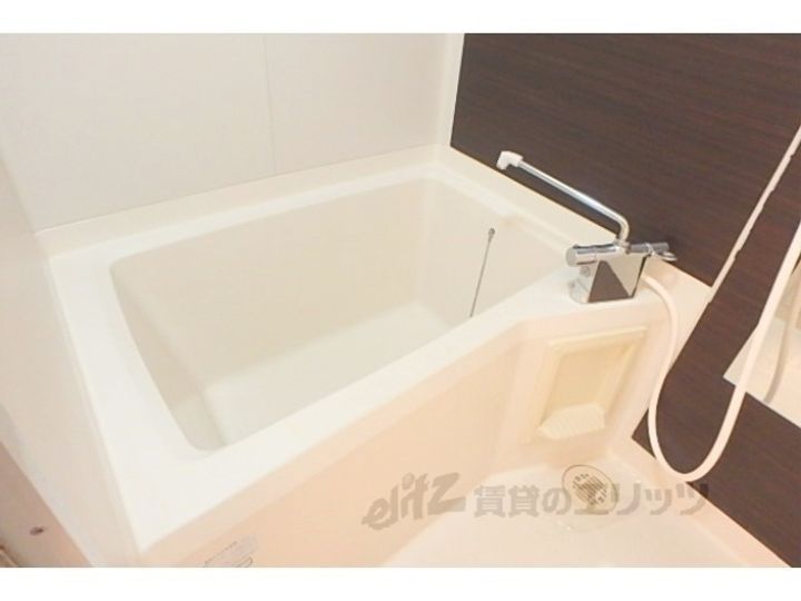 ハウスオブローゼ3の風呂