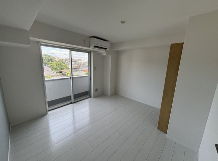 ウイングテラス大久保の居間