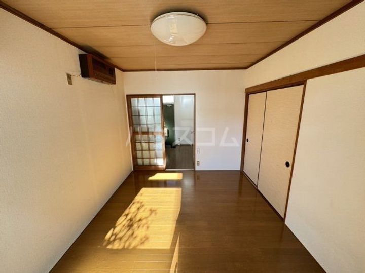 メゾンドオゼキの居間