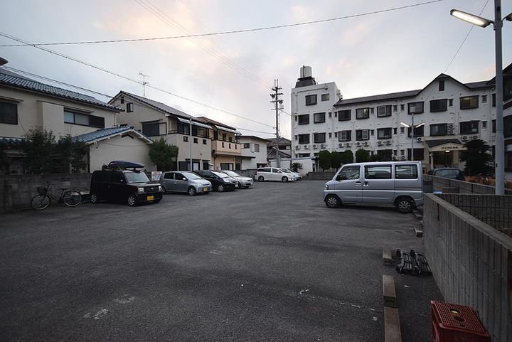 ロイヤル柏原の地図