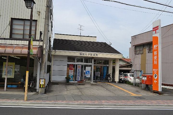 フローレスマリコの周辺