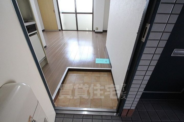 シップス甲斐田の玄関