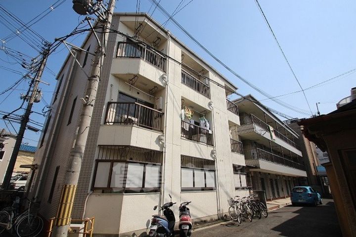 シップス甲斐田の外観