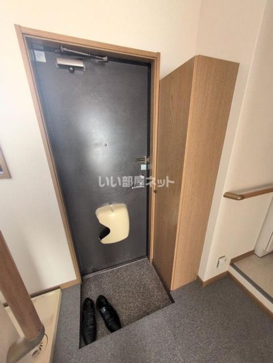 ダイヤモンドハイツ Bの玄関