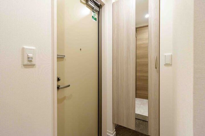 サントル駅西の玄関