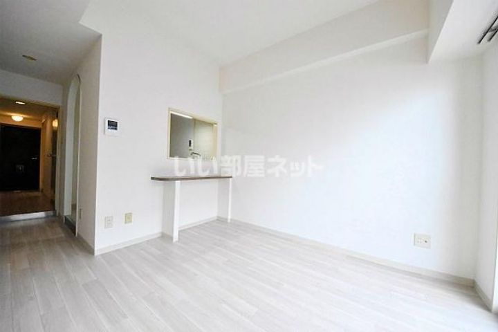 奈良県大和高田市神楽3(マンション)の賃貸物件の居間