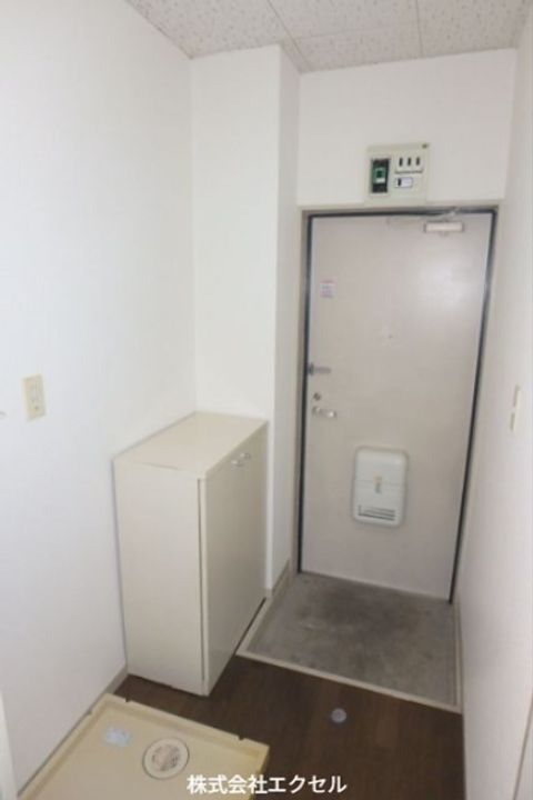 東京都昭島市松原町4(マンション)の賃貸物件の玄関