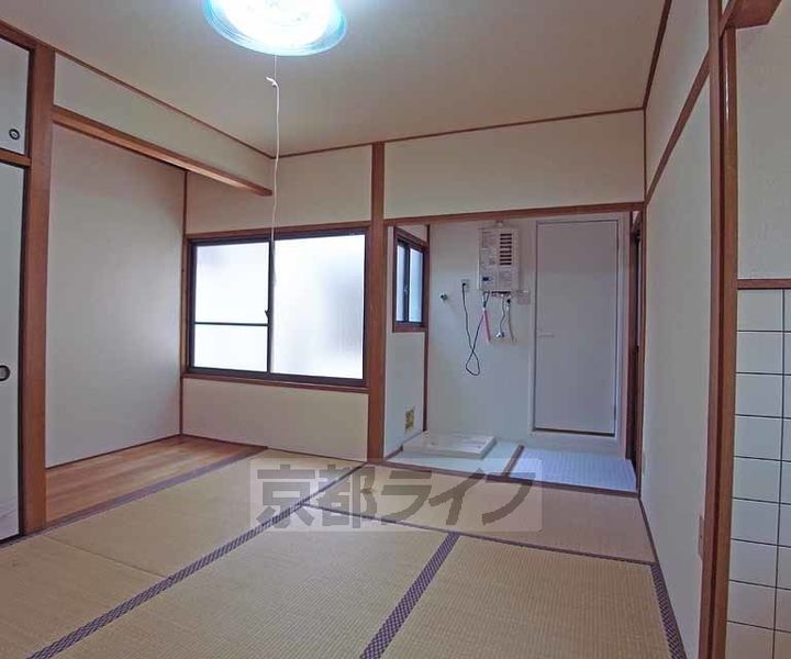 岡崎神宮荘の居間