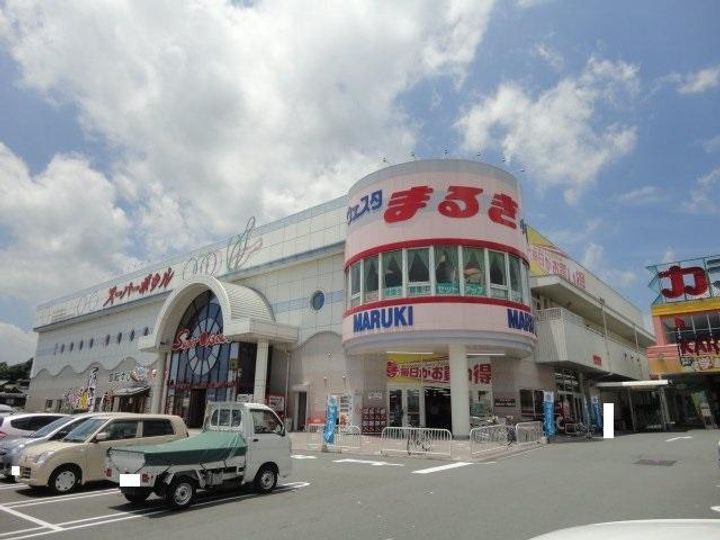 リバーロイヤルの周辺