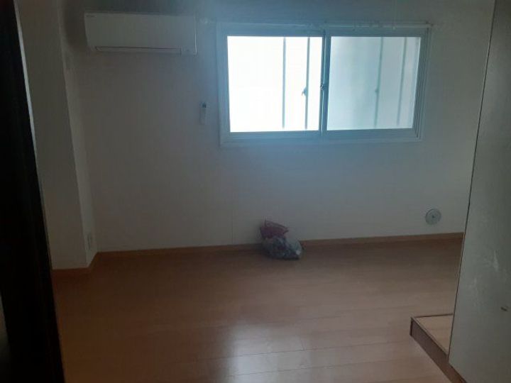 相武ビルの居間