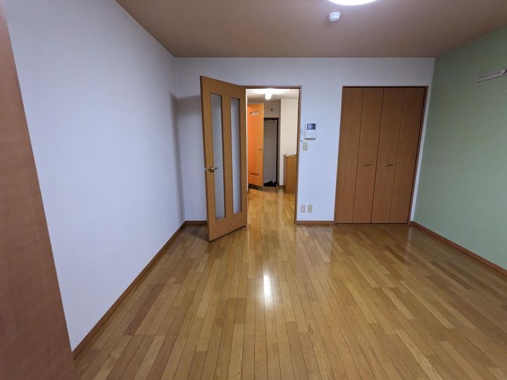 INA中央マンションの居間