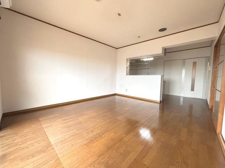 ROSE向井の居間