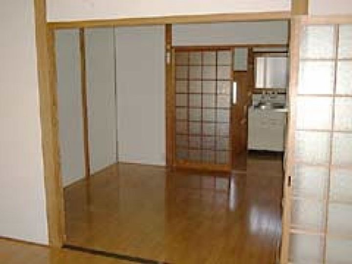 梶田アパート 南の居間
