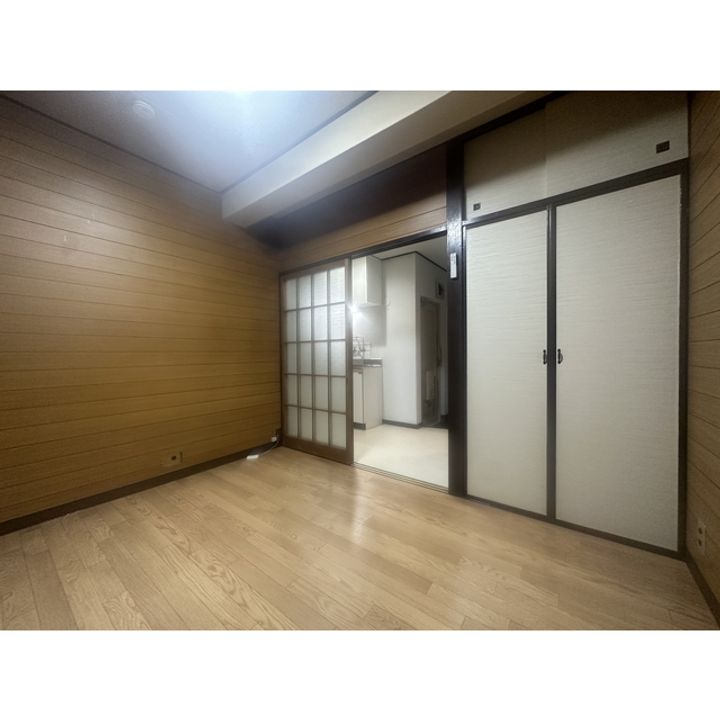 東京都新宿区西新宿8(マンション)の賃貸物件の居間