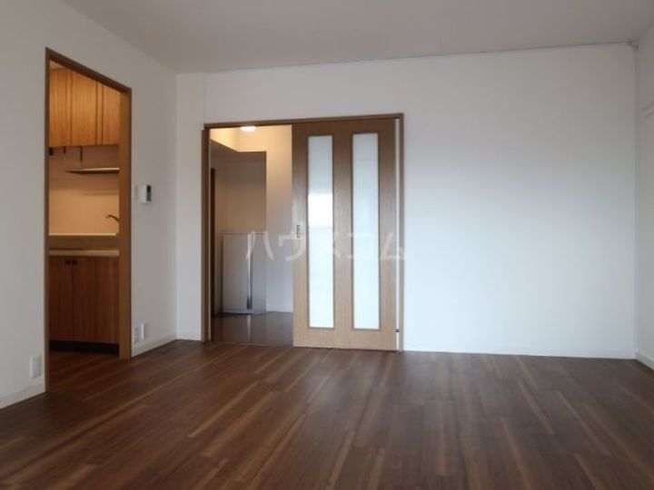 ストークマンションIIの居間