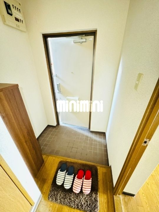 ハピネスIIの玄関