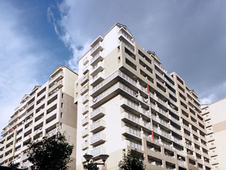 URアーベイン緑橋の外観